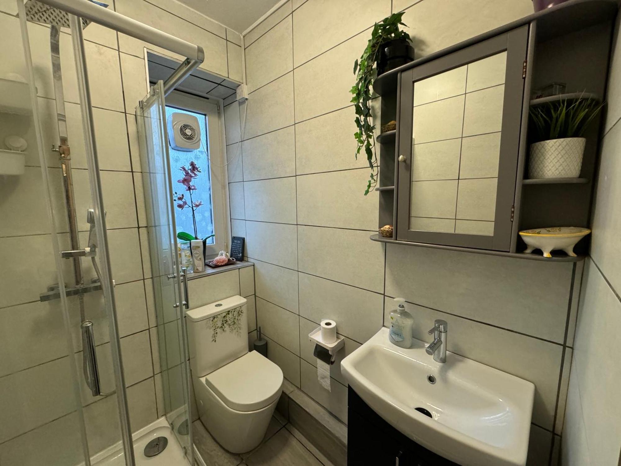 Homely 2bd Flat In The Heart Of Bermondsey * Londen